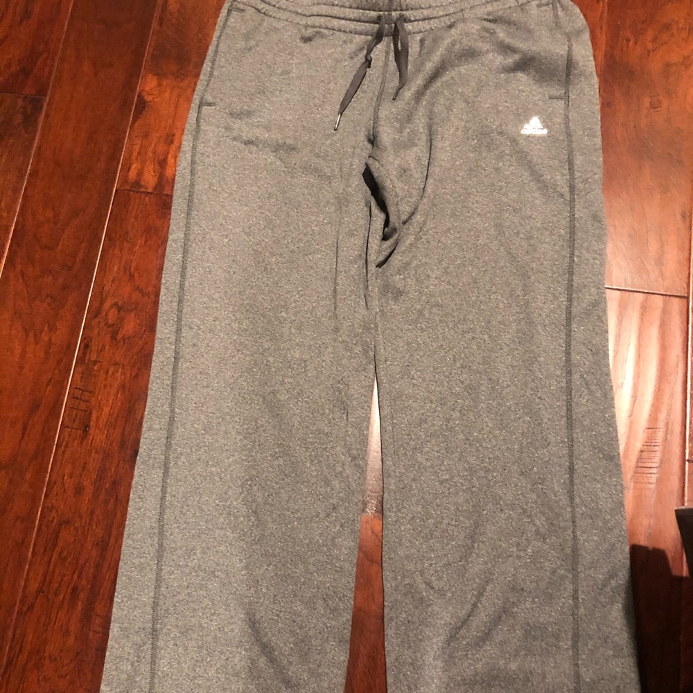 Ladies Adidas Warmup Pants ✨🎄